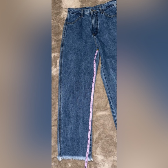 J. GALT High Waisted Straight Leg Raw Hem Jeans in Medium Wash Size Medium - Picture 4 of 5